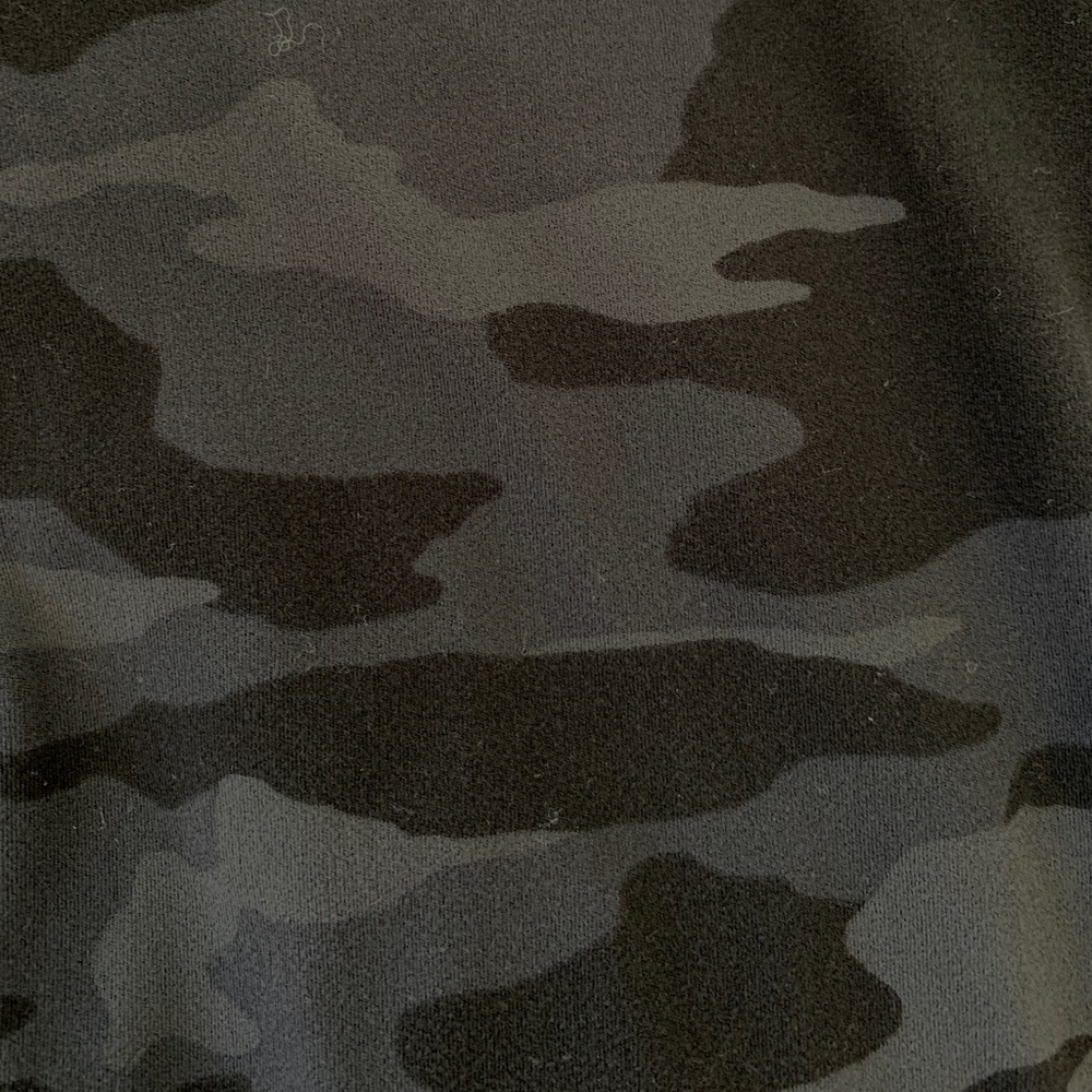 Athleta Elation Camo Legging 7/8 - Picture 7 of 7